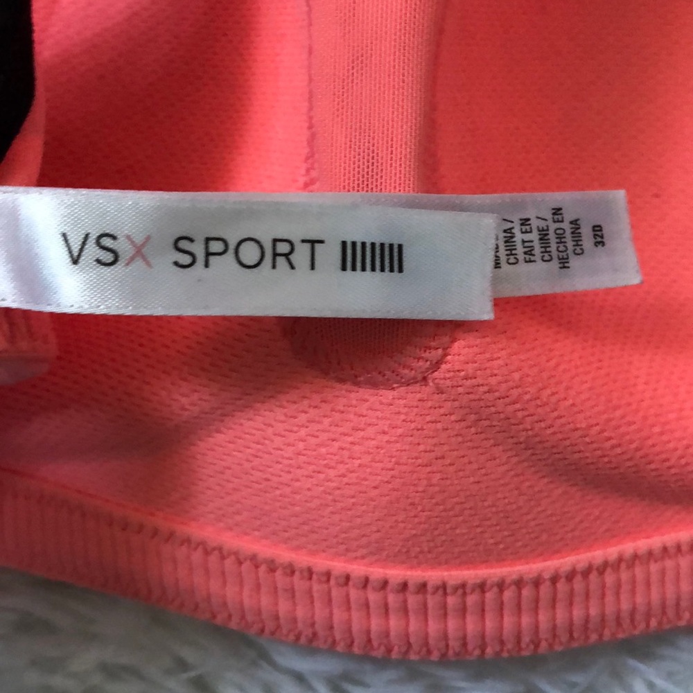 Victoria’s Secret VSX 32D Sports Bra - Picture 4 of 4